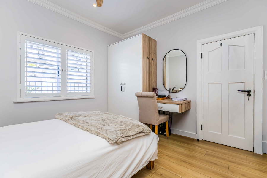 4 Bedroom Property for Sale in Sea Point Western Cape